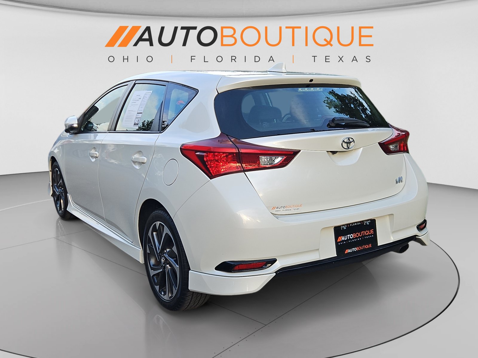 Used 2018 Toyota Corolla iM FWD image 3
