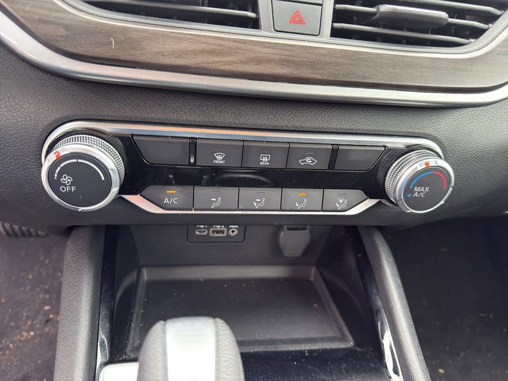 Used 2024 Nissan Altima 2.5 SV FWD image 16
