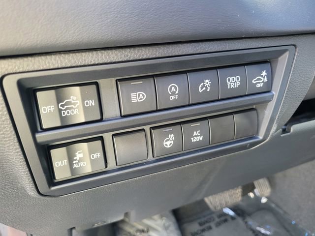 Used 2022 Toyota Tundra Platinum w/ Advanced Package AWD/4WD image 17