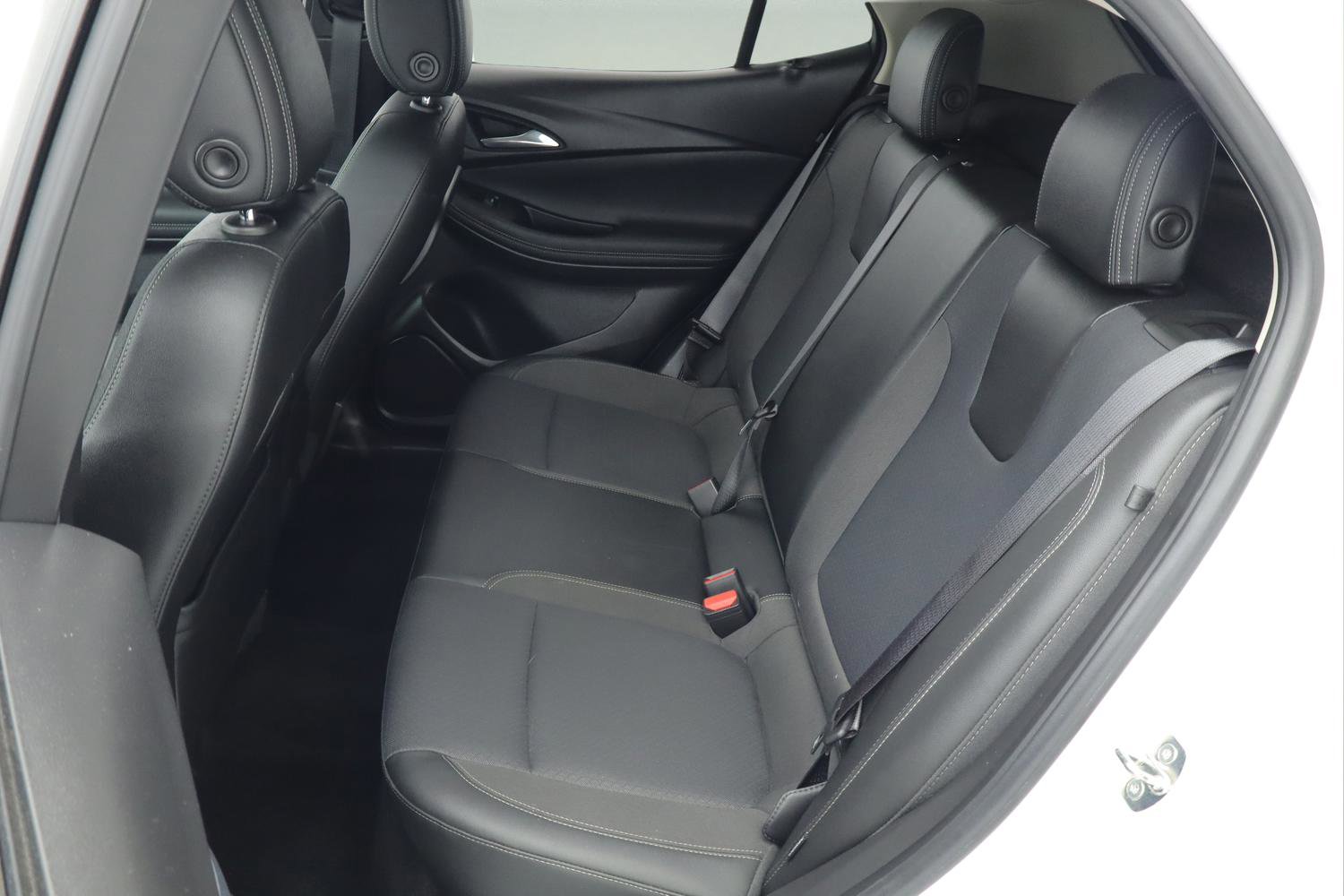 Certified 2022 Buick Encore GX Preferred w/ Cold Weather Comfort Package AWD/4WD image 19