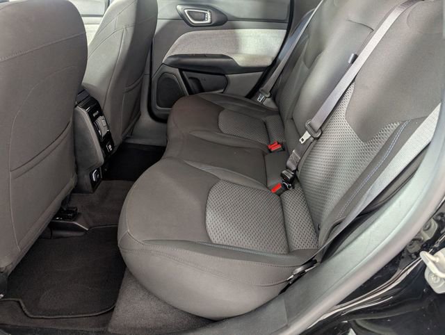 Used 2023 Jeep Compass Sport image 25