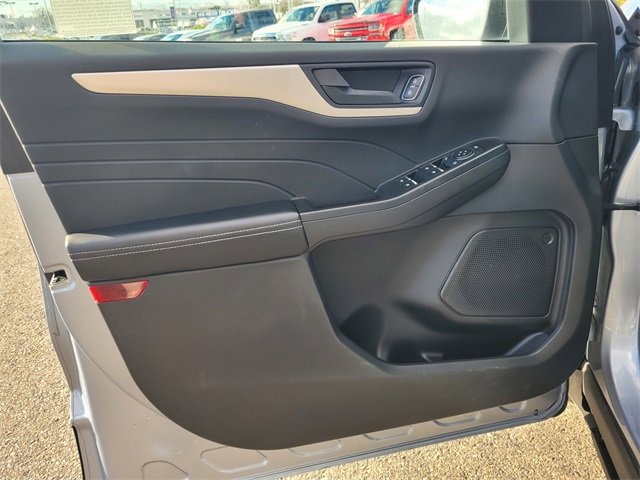 Used 2022 Ford Escape S image 18