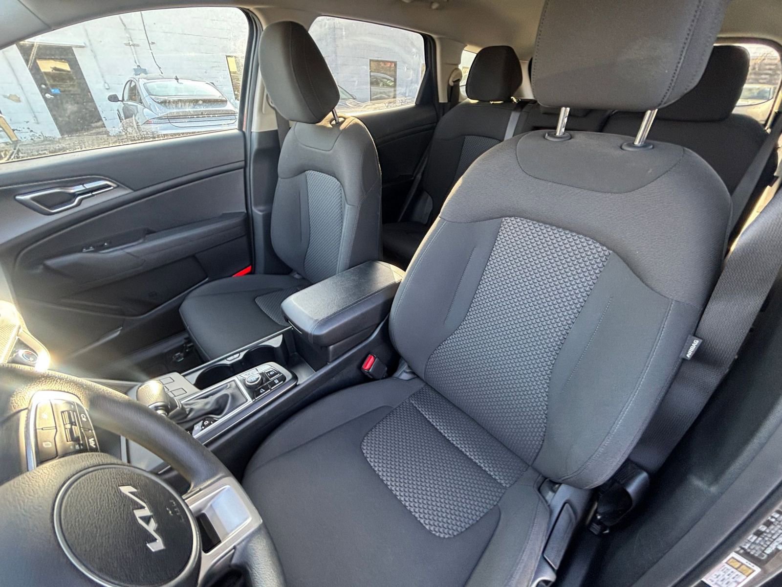 Used 2024 Kia Sportage LX FWD image 36