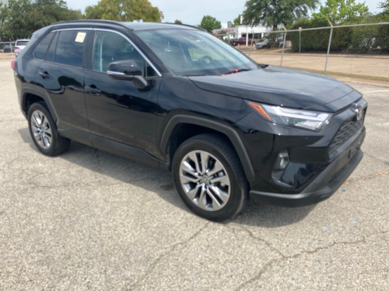 Used 2023 Toyota RAV4 XLE Premium FWD image 3