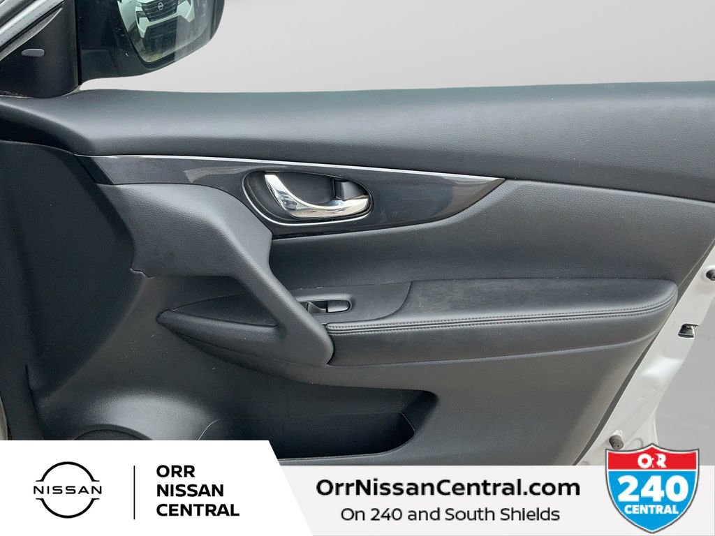 Used 2017 Nissan Rogue SV FWD image 10