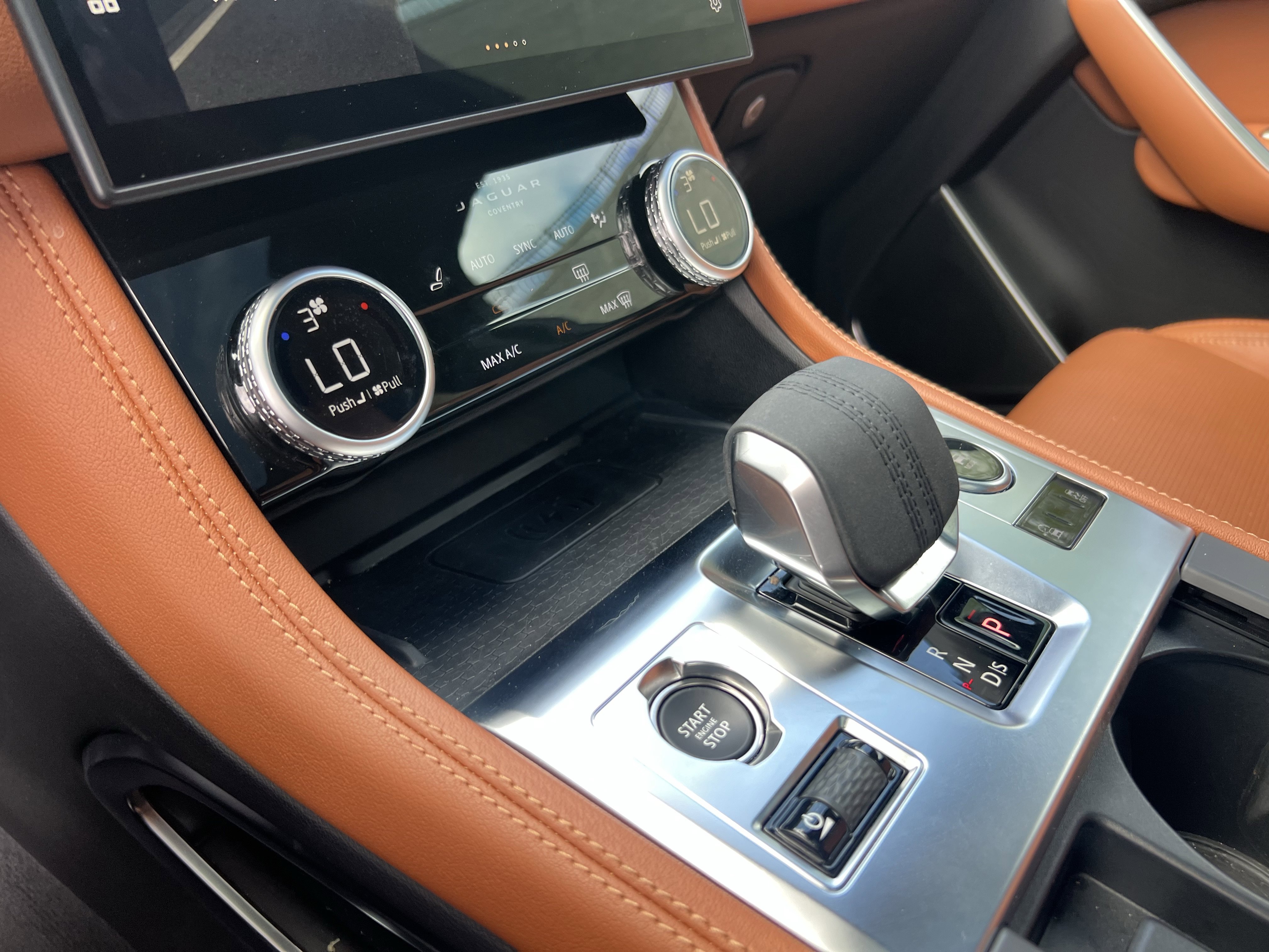 Used 2025 Jaguar F-PACE R-Dynamic S image 12