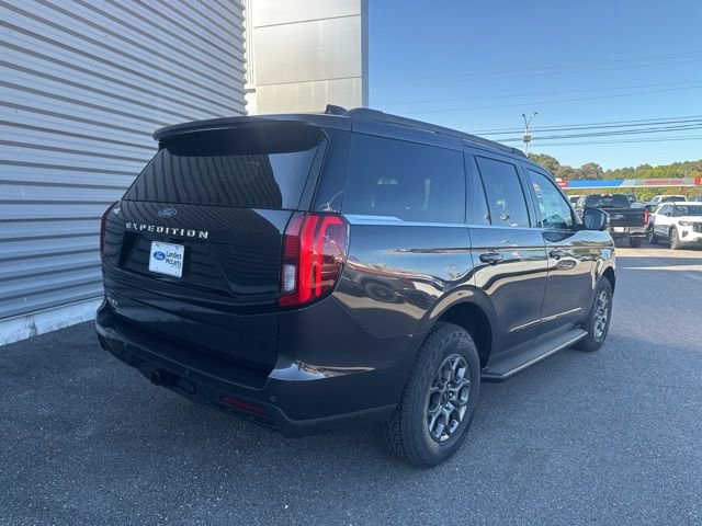 New 2025 Ford Expedition Active image 3