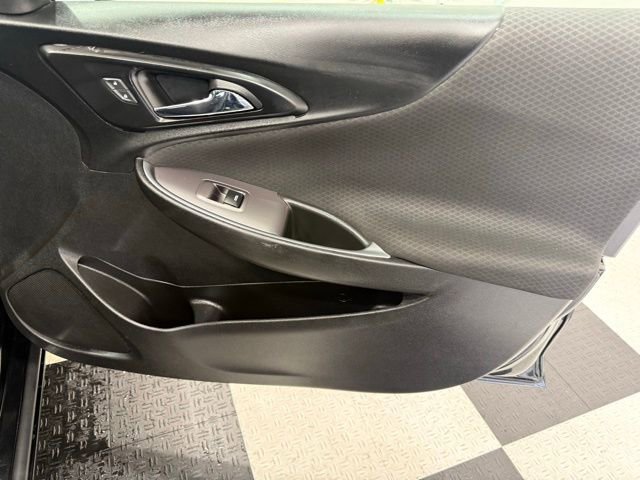 Used 2021 Chevrolet Malibu LT image 21