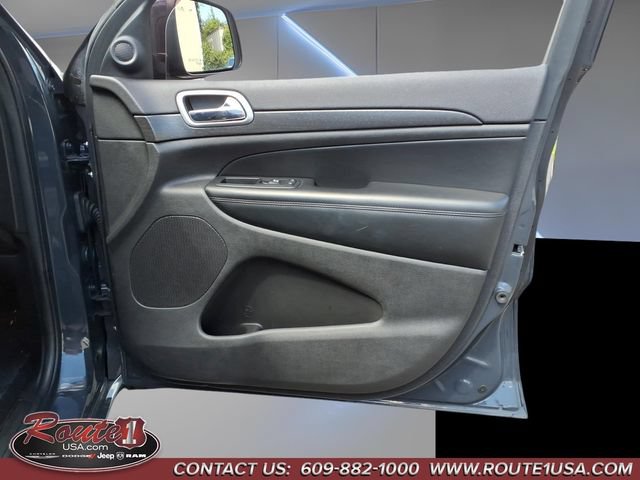Used 2018 Jeep Grand Cherokee Altitude AWD/4WD image 14