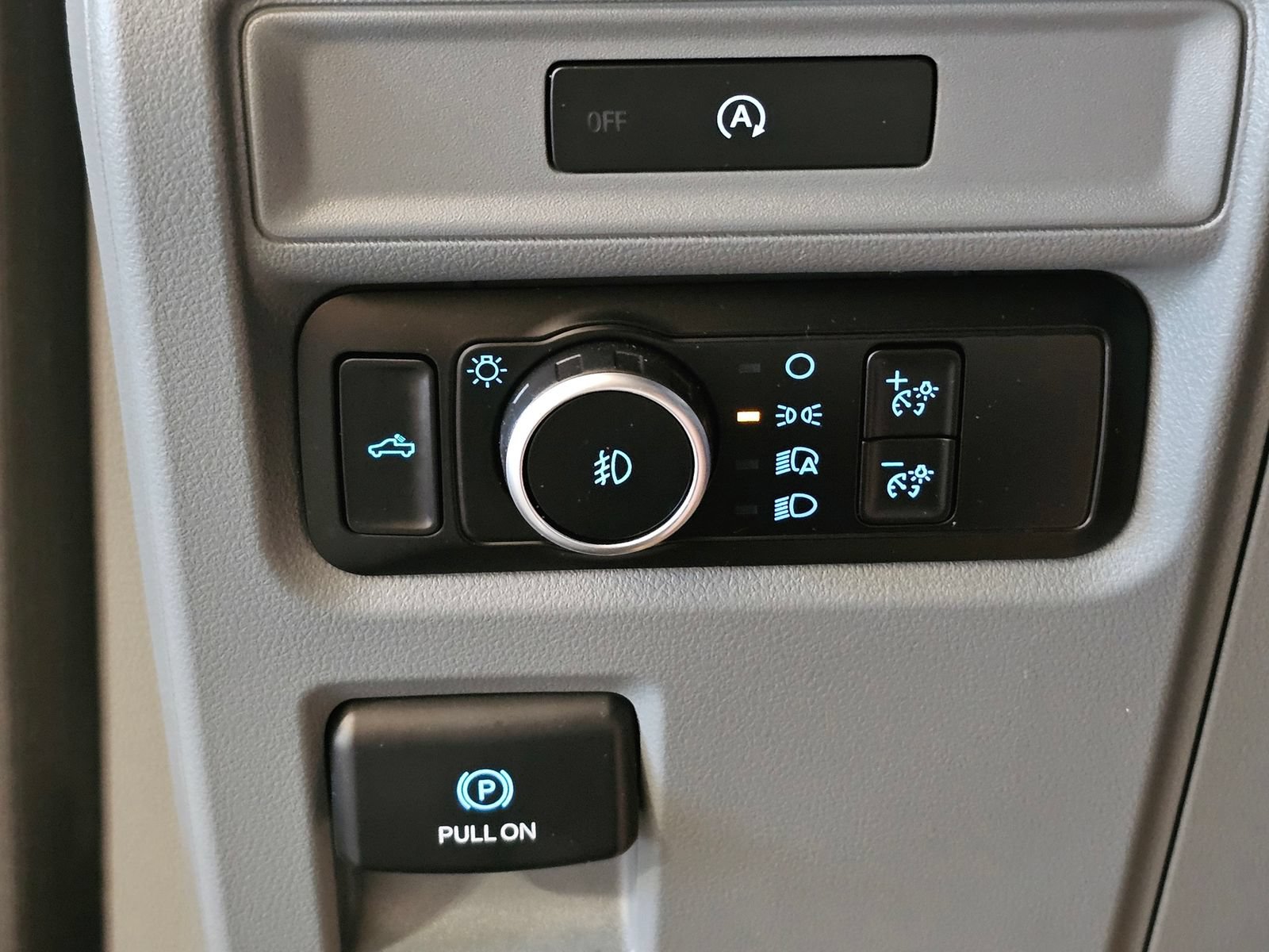 Used 2025 Ford F150 XLT w/ Equipment Group 301A Standard AWD/4WD image 17