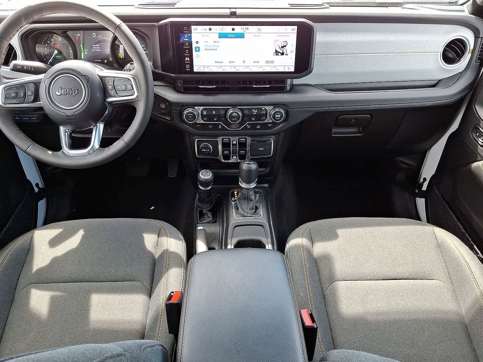 Used 2025 Jeep Wrangler Unlimited Sahara w/ Safety Group AWD/4WD image 25