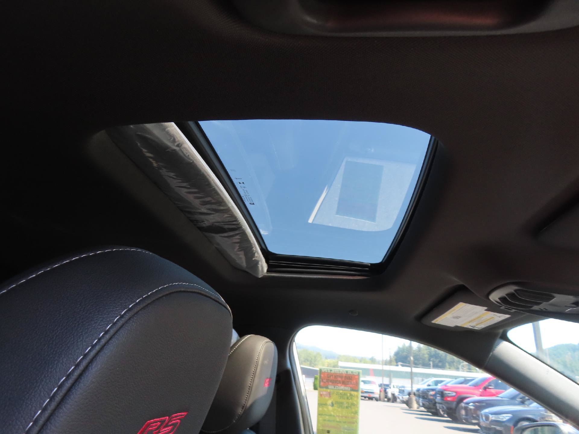 New 2026 Chevrolet Trax RS w/ Sunroof Package FWD image 44