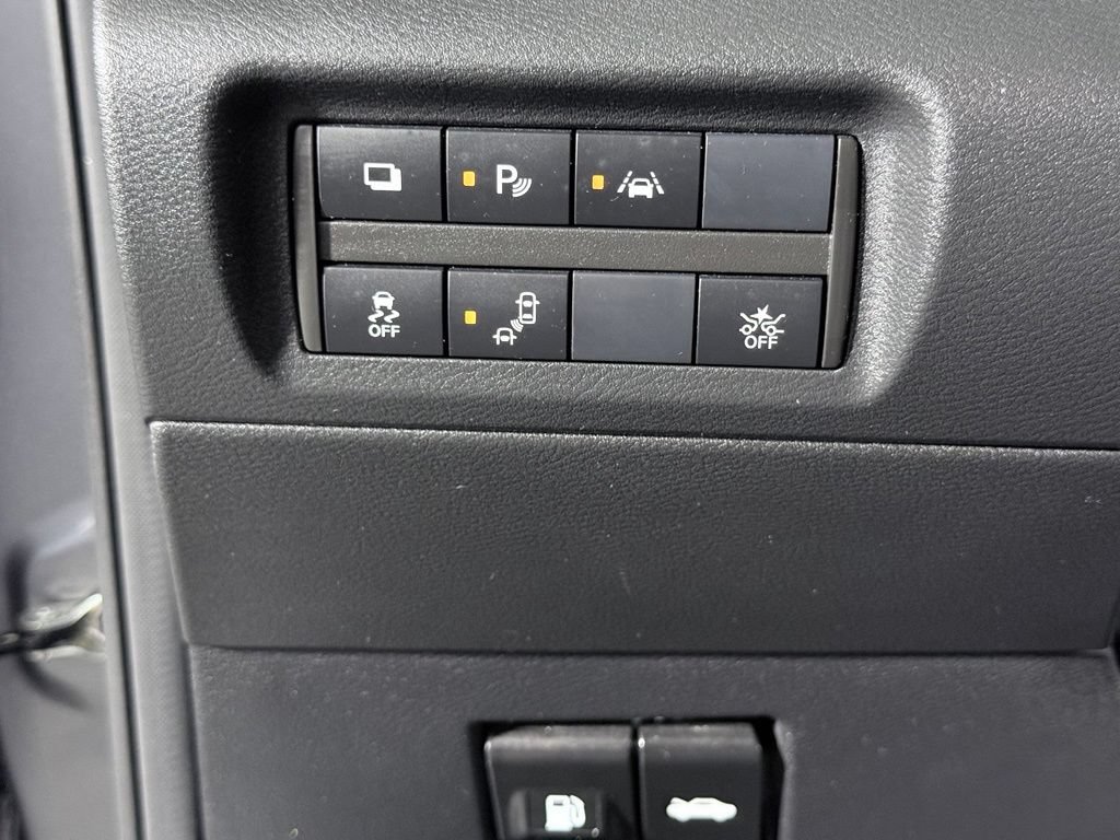 Certified 2020 Nissan Kicks S FWD image 18