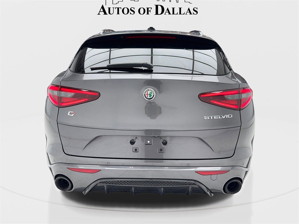 Used 2022 Alfa Romeo Stelvio Veloce image 11