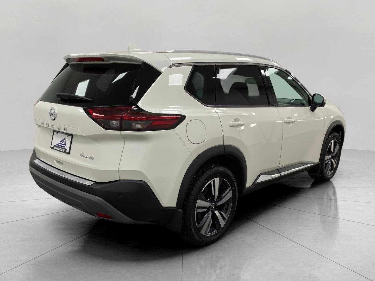 Used 2021 Nissan Rogue SL image 4