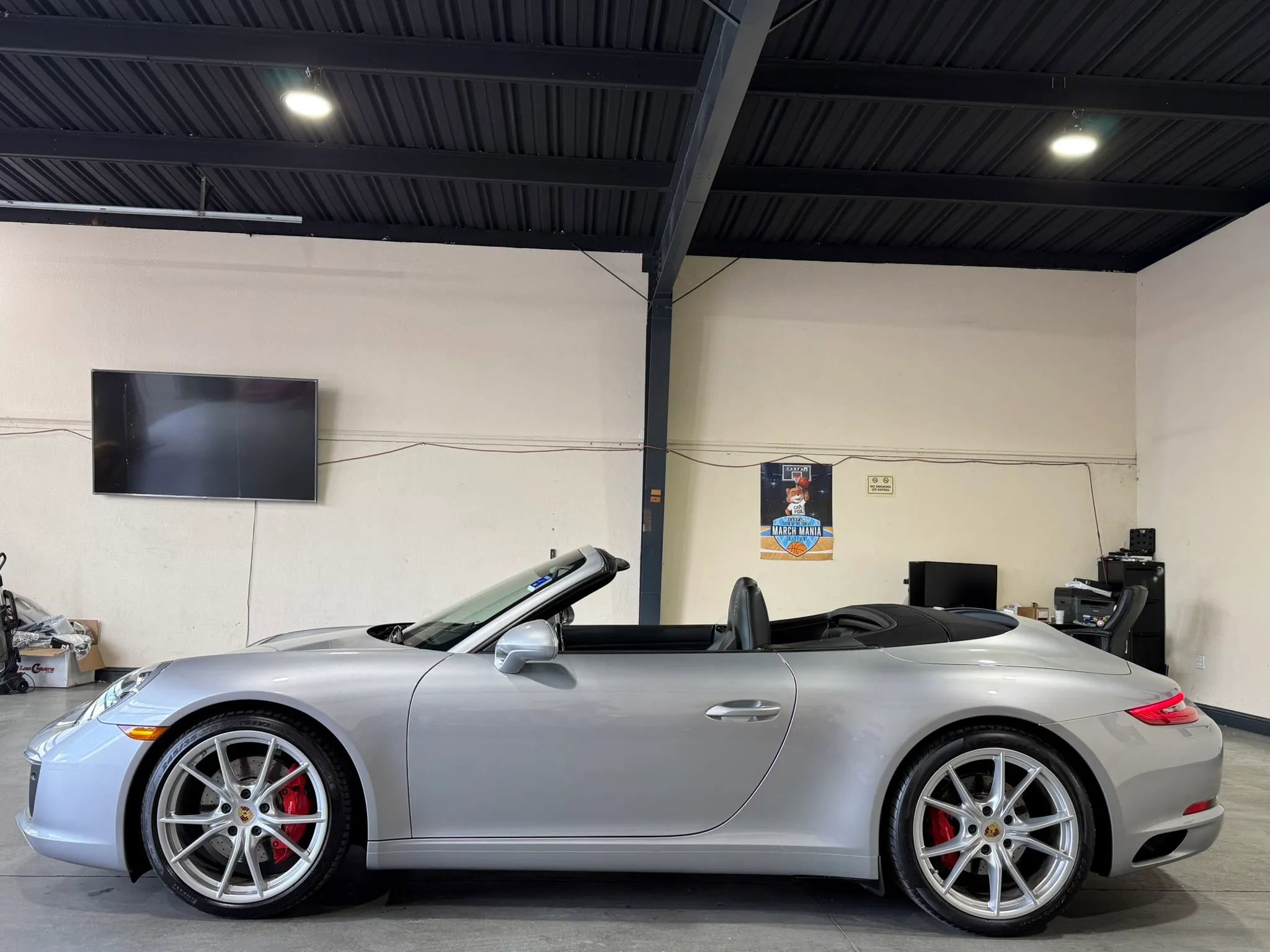 Used 2018 Porsche 911 Carrera S RWD image 16