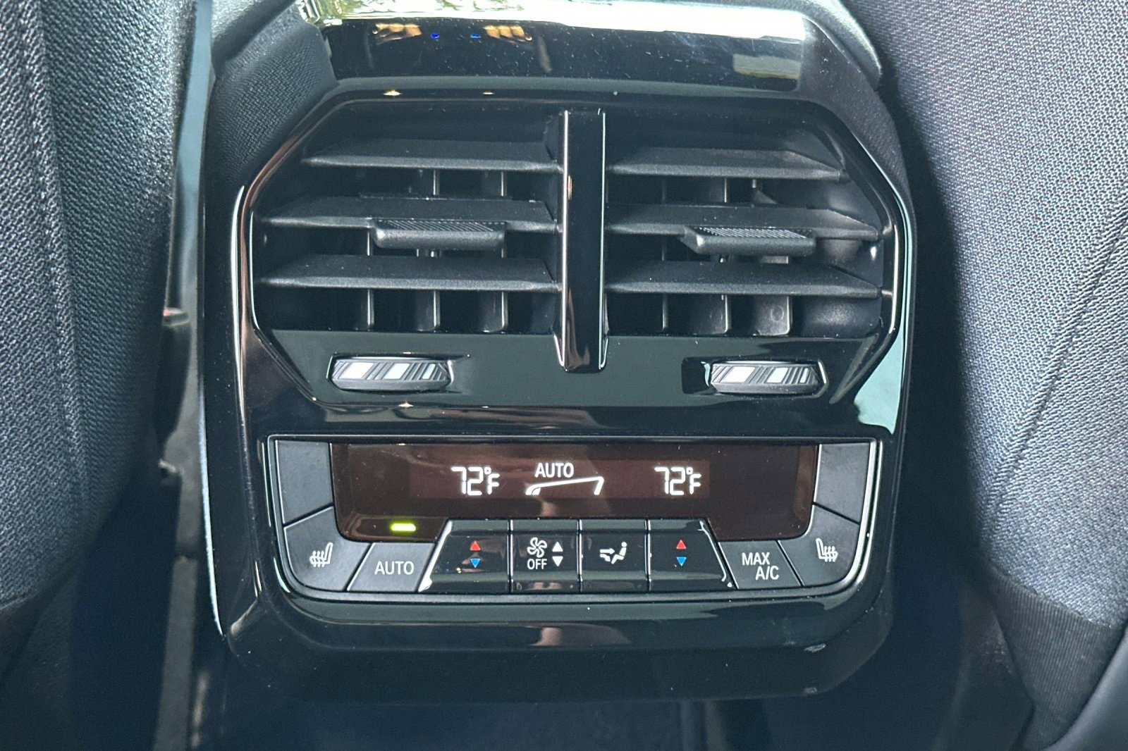 Used 2023 BMW iX xDrive50 w/ Premium Package image 16