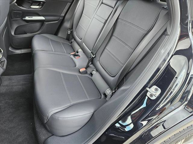 Used 2026 Mercedes-Benz GLC 300 image 18