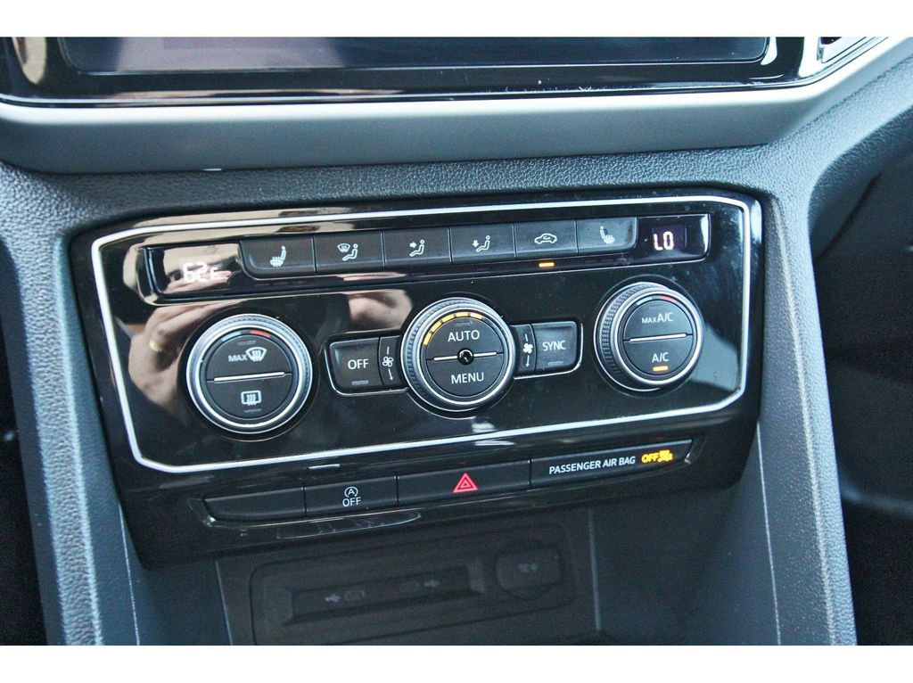 Used 2022 Volkswagen Atlas Cross Sport SE image 27