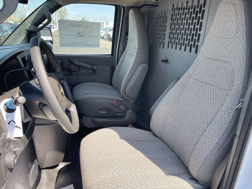New 2026 Chevrolet Express 2500 Extended w/ Driver Convenience Package RWD image 7