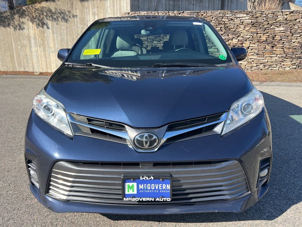 Used 2018 Toyota Sienna XLE w/ XLE Navigation Package image 9