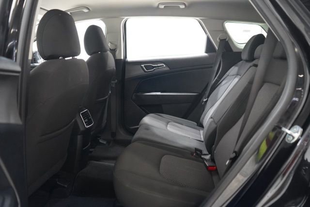 Used 2024 Kia Sportage LX image 32