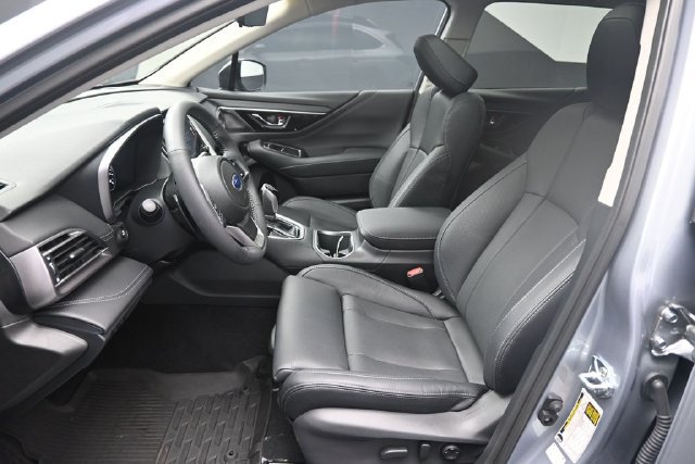 Used 2025 Subaru Outback Touring w/ Popular Package #2 AWD/4WD image 18
