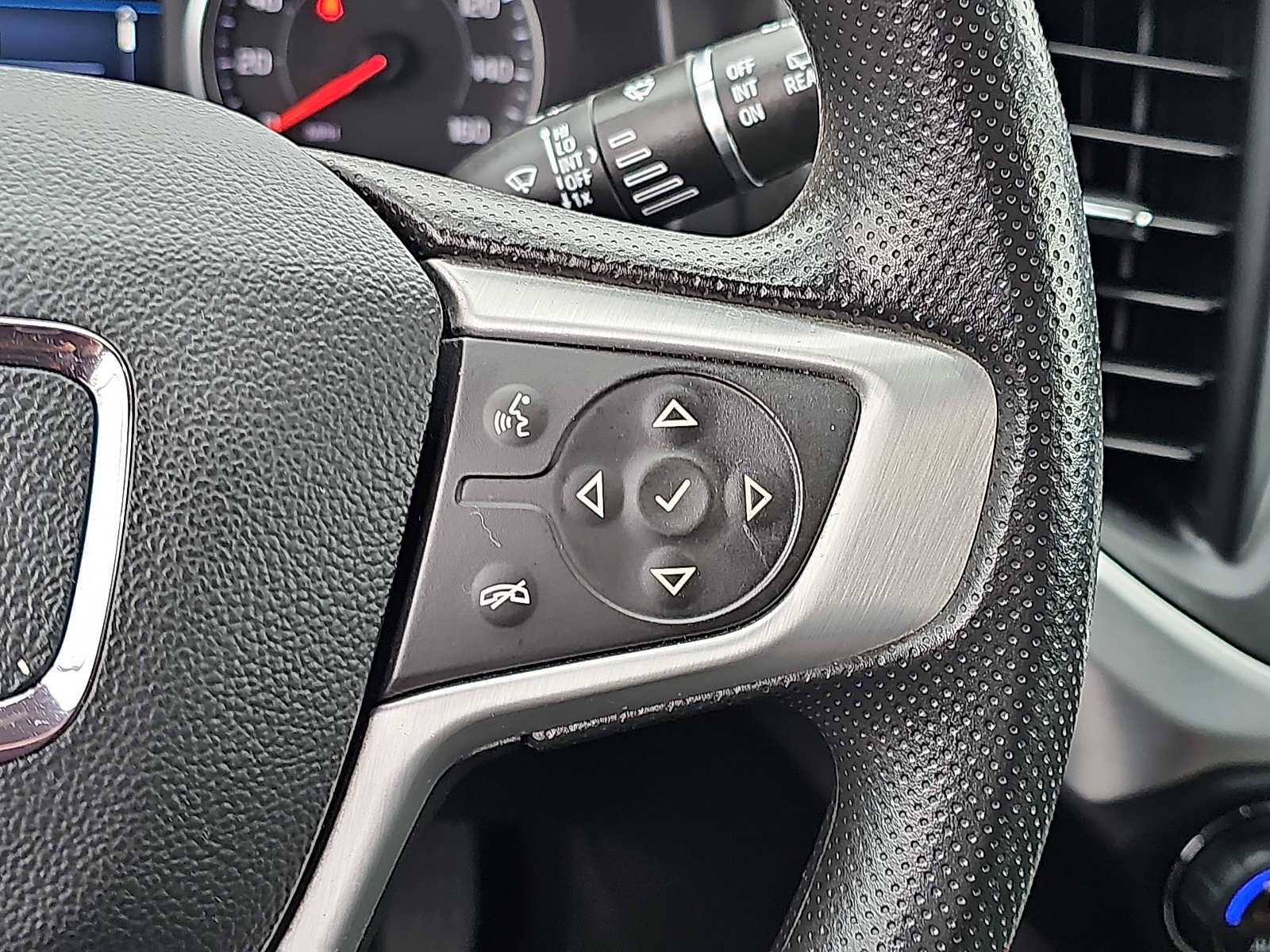 Used 2021 GMC Acadia SLE w/ Driver Convenience Package image 24