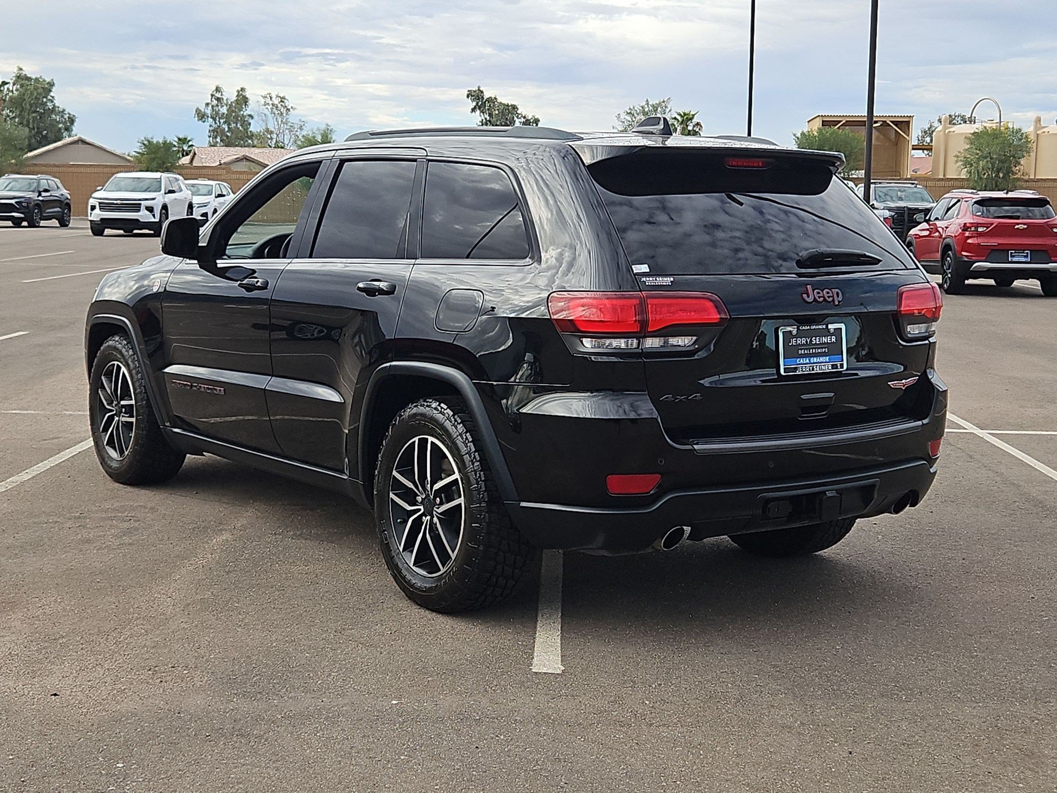Used 2020 Jeep Grand Cherokee Trailhawk w/ Premium Lighting Group AWD/4WD image 4