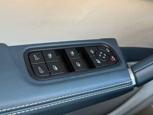 Used 2023 Porsche Cayenne S Platinum image 17