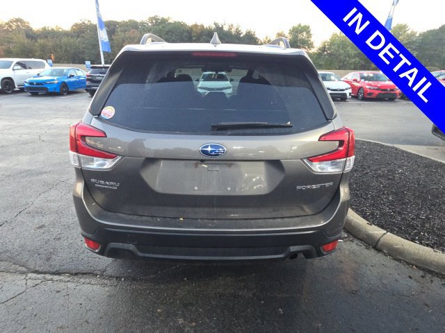 Used 2021 Subaru Forester Premium AWD/4WD image 5