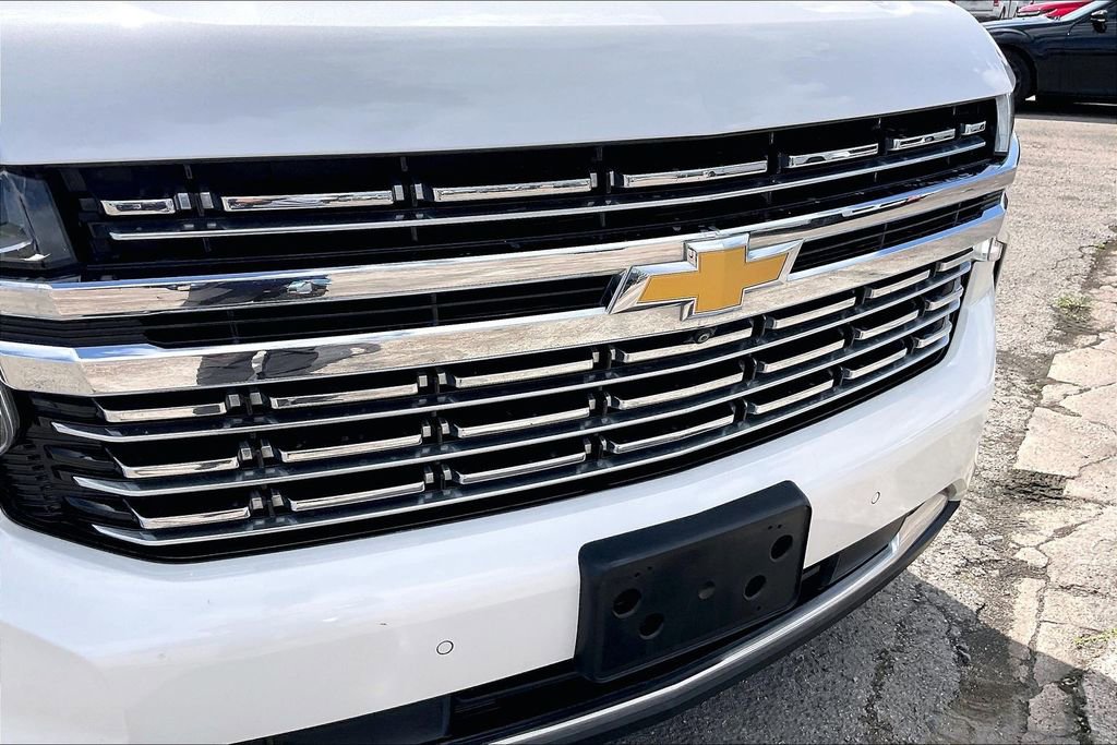 Used 2021 Chevrolet Suburban Premier w/ Premium Package AWD/4WD image 34