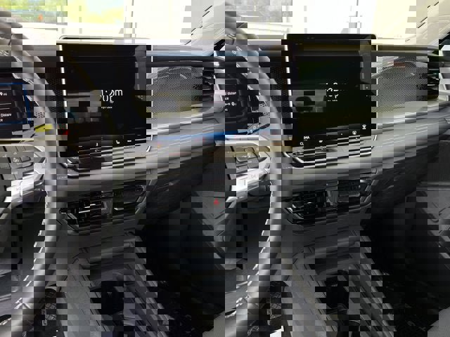 New 2025 Volkswagen Tiguan SE image 16