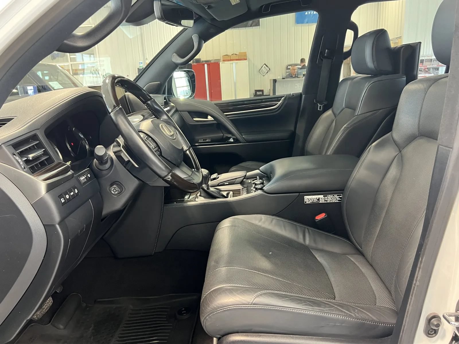 Used 2021 Lexus LX 570 4WD w/ Sport Package image 12