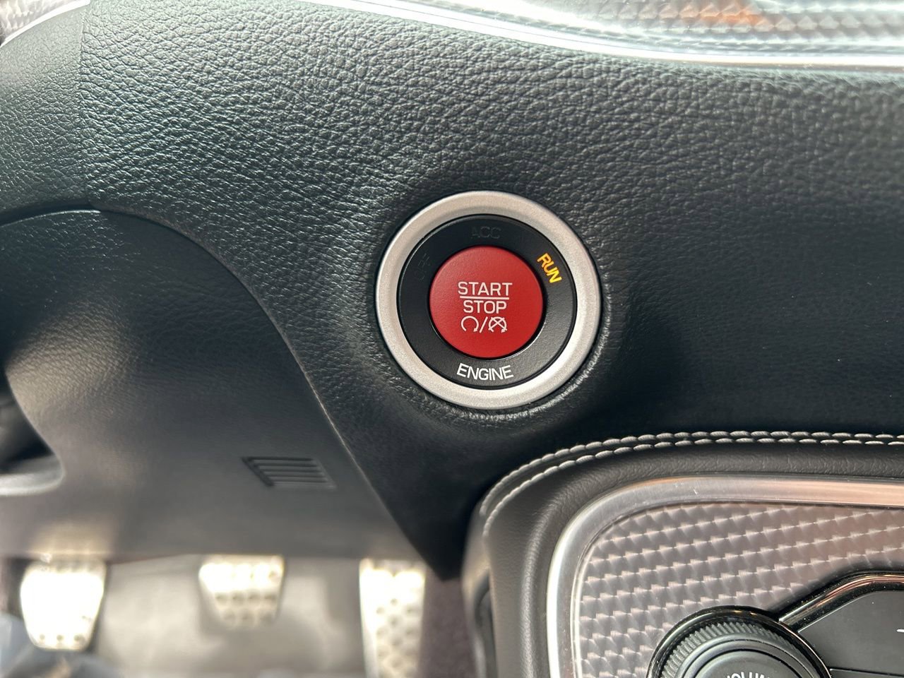 Used 2016 Dodge Challenger SRT Hellcat image 13