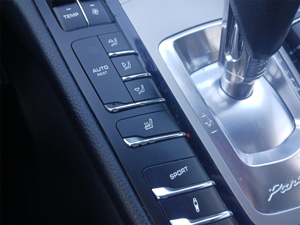 Used 2013 Porsche Panamera S image 25