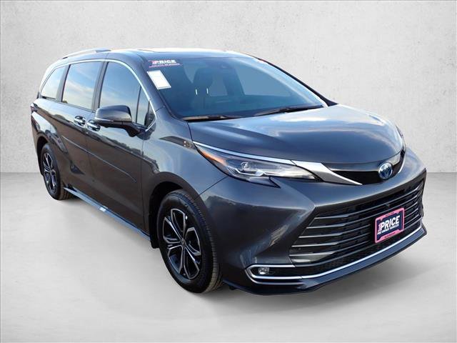 Used 2025 Toyota Sienna Platinum image 6