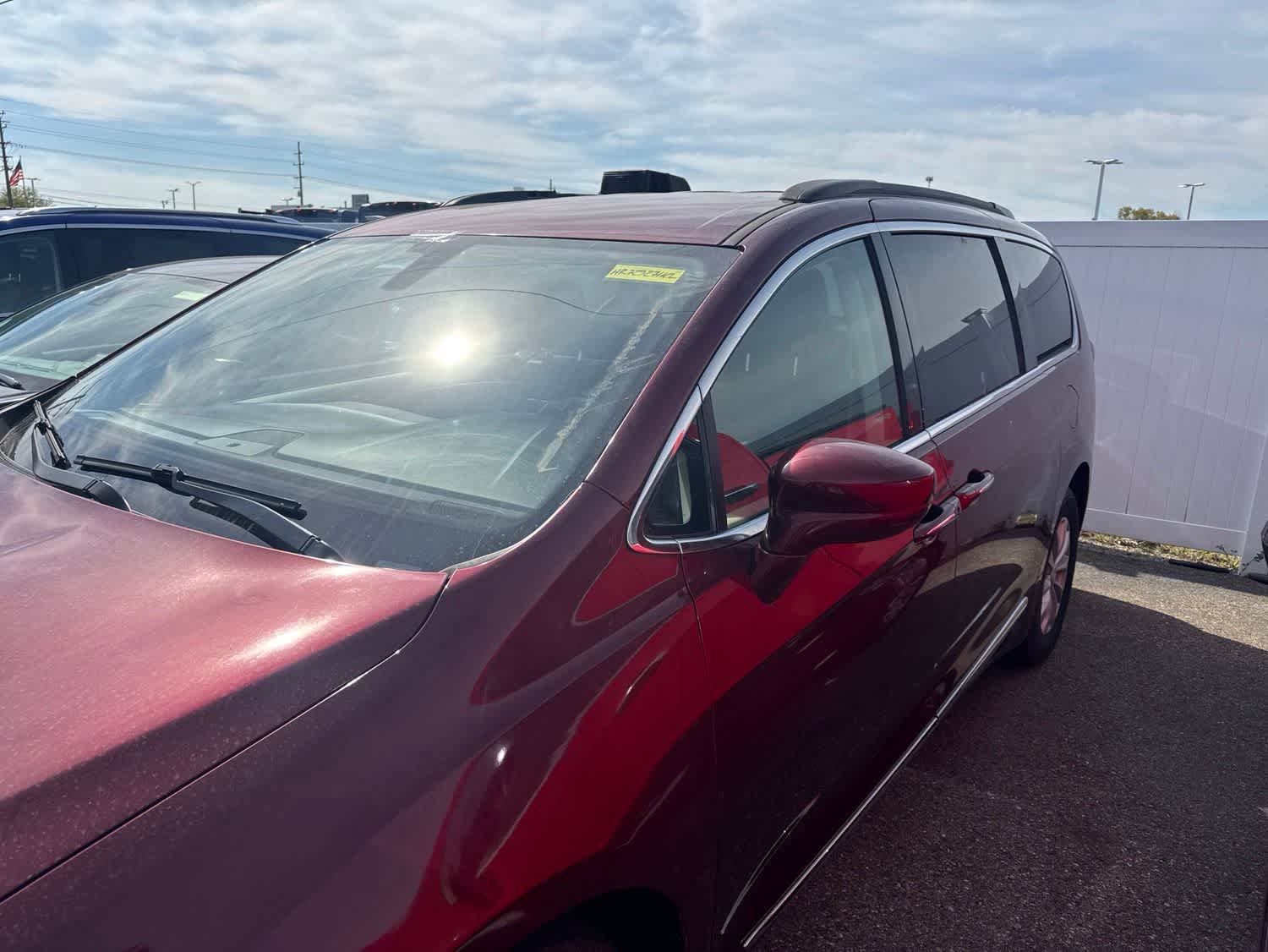 Used 2017 Chrysler Pacifica Touring-L FWD image 16