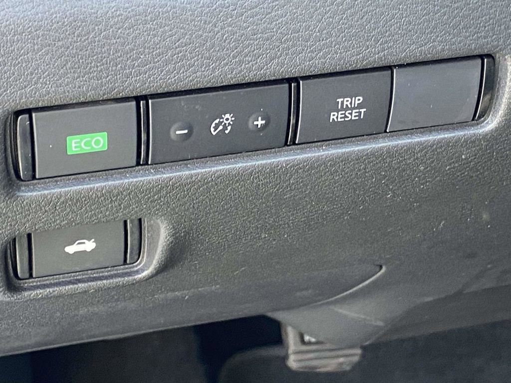 Used 2025 Nissan Sentra S image 18