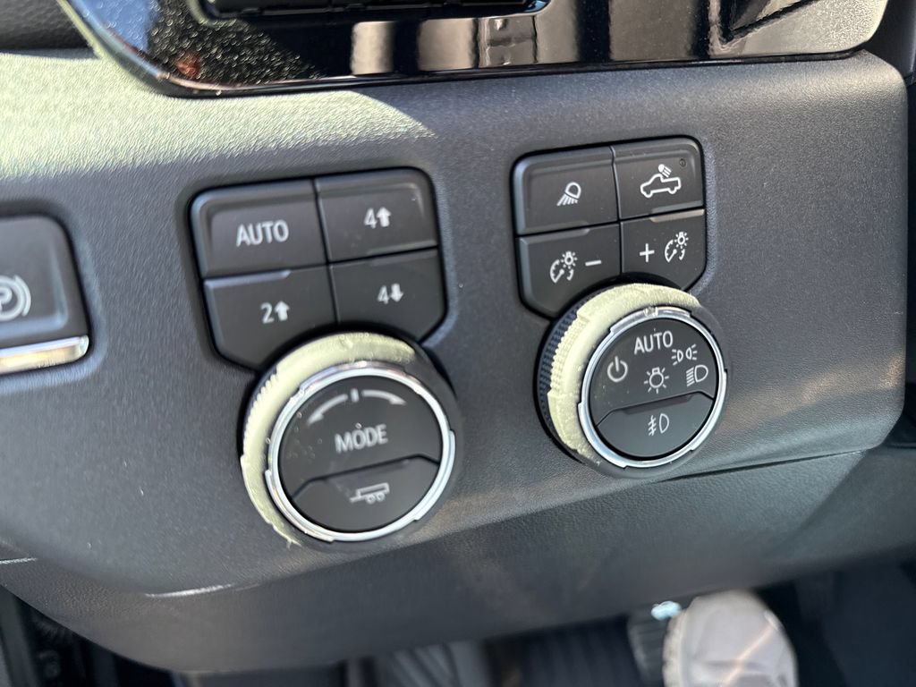 New 2026 Chevrolet Silverado 1500 High Country w/ Midnight Edition AWD/4WD image 20