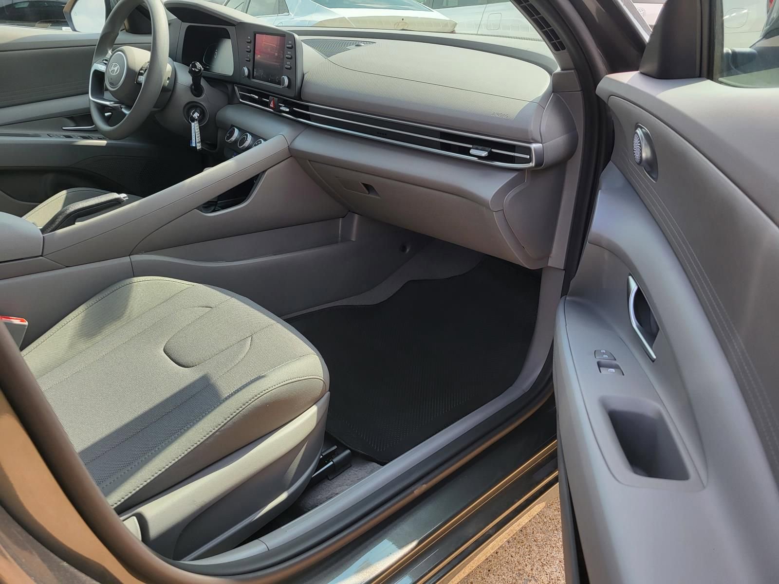 New 2026 Hyundai Elantra SE image 6