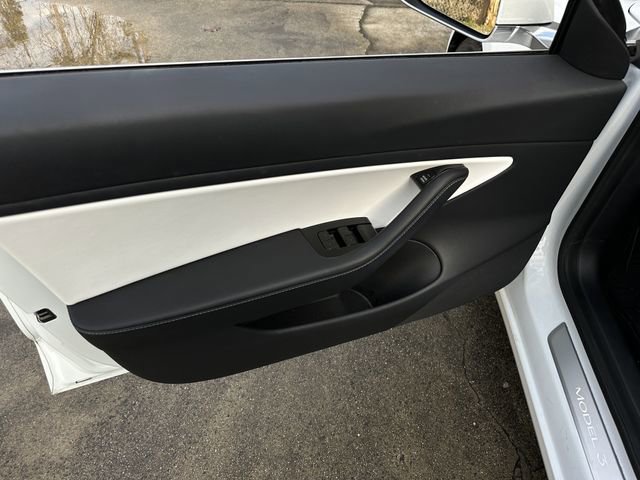 Used 2020 Tesla Model 3 Standard Range Plus image 12