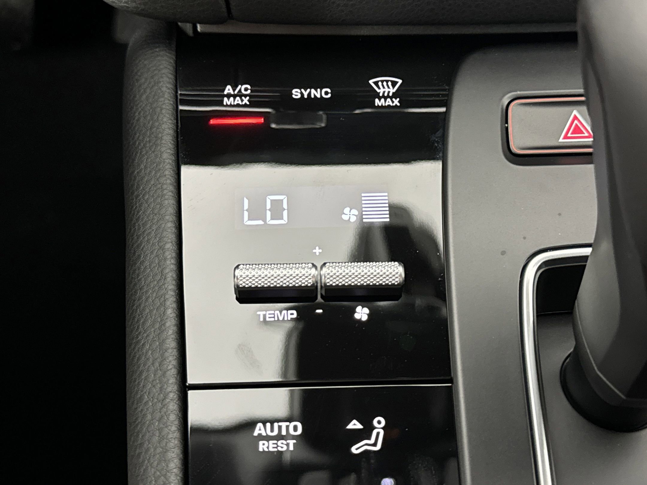 Certified 2025 Porsche Macan image 21