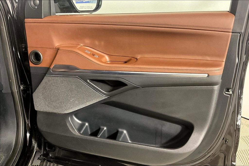 Used 2025 Lincoln Navigator Reserve image 19