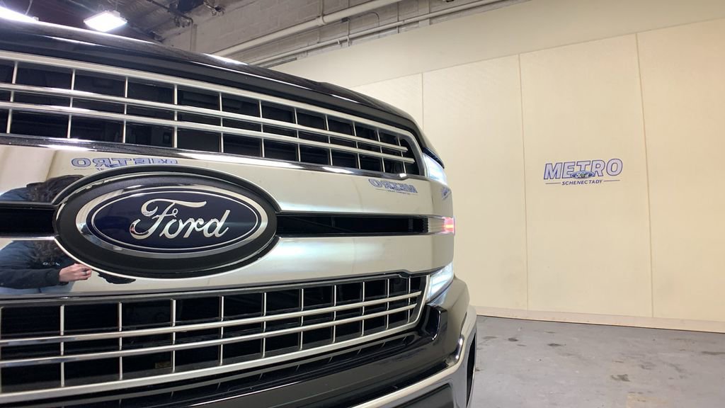 Used 2018 Ford F150 Lariat w/ Equipment Group 502A Luxury AWD/4WD image 47