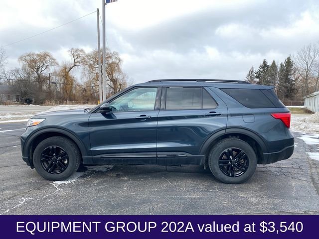 Used 2022 Ford Explorer XLT w/ Equipment Group 202A image 2