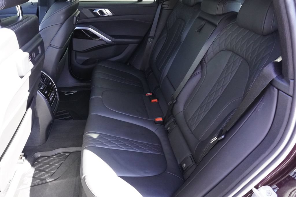 Used 2021 BMW X6 M50i AWD/4WD image 30
