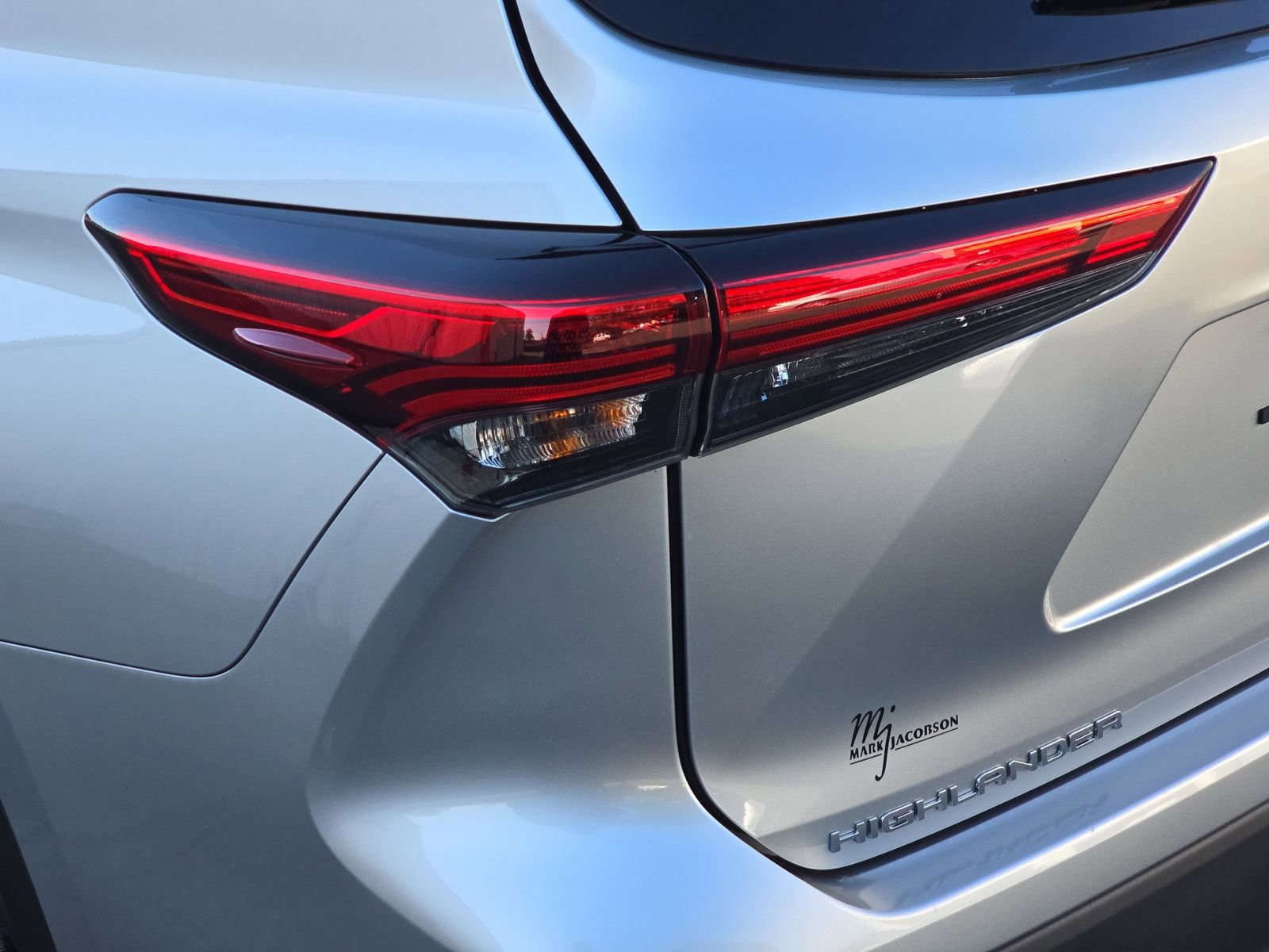 Used 2023 Toyota Highlander XLE image 44