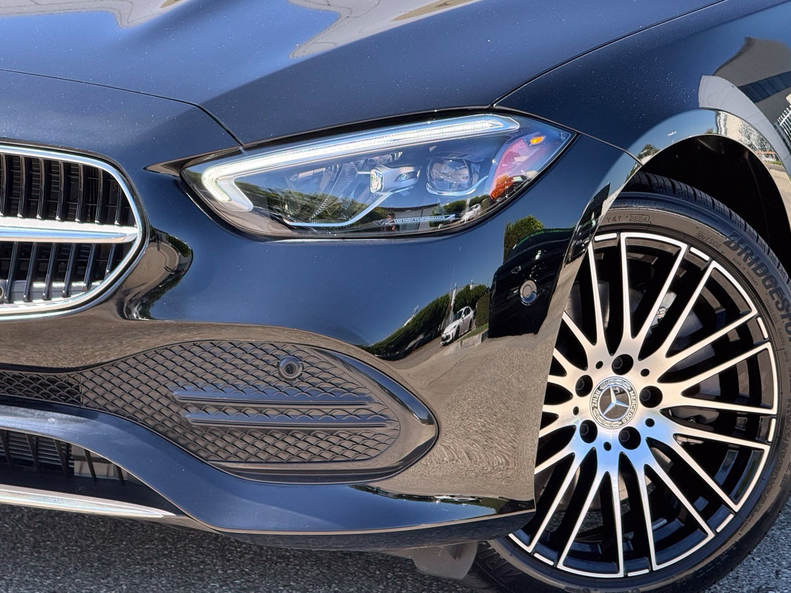 Used 2025 Mercedes-Benz C 300 Sedan image 3