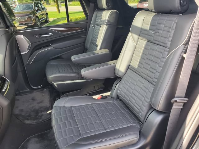 Used 2023 Cadillac Escalade Sport Platinum w/ LPO, ONYX Package AWD/4WD image 33